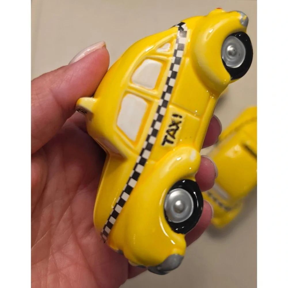 Lot 3 Dept 56 Yellow Taxi Cab Ceramic Figurines Set 3 VTG NYC Village Christmas
